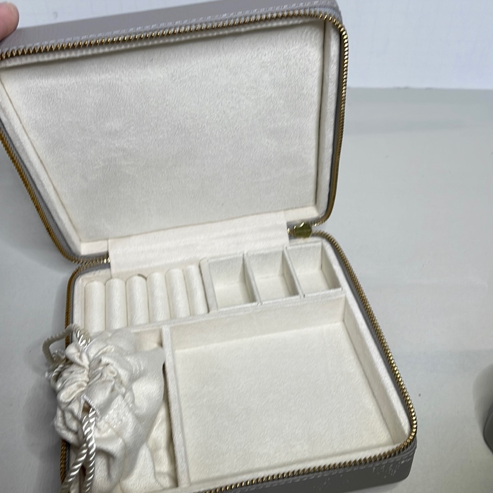 Leather Embossed Jewelry Box - Picture 3 of 4